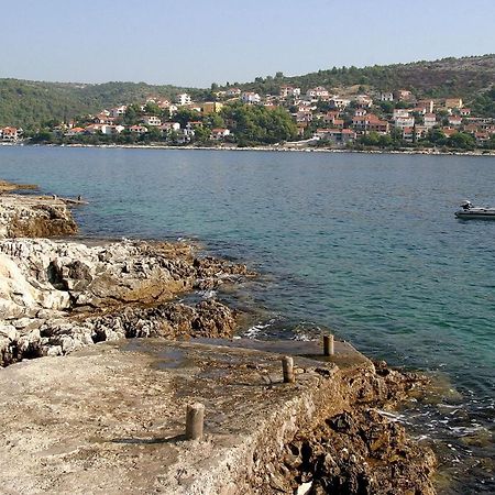 Apartments Mirja - 100M From The Beach & Parking Trogir Eksteriør bilde