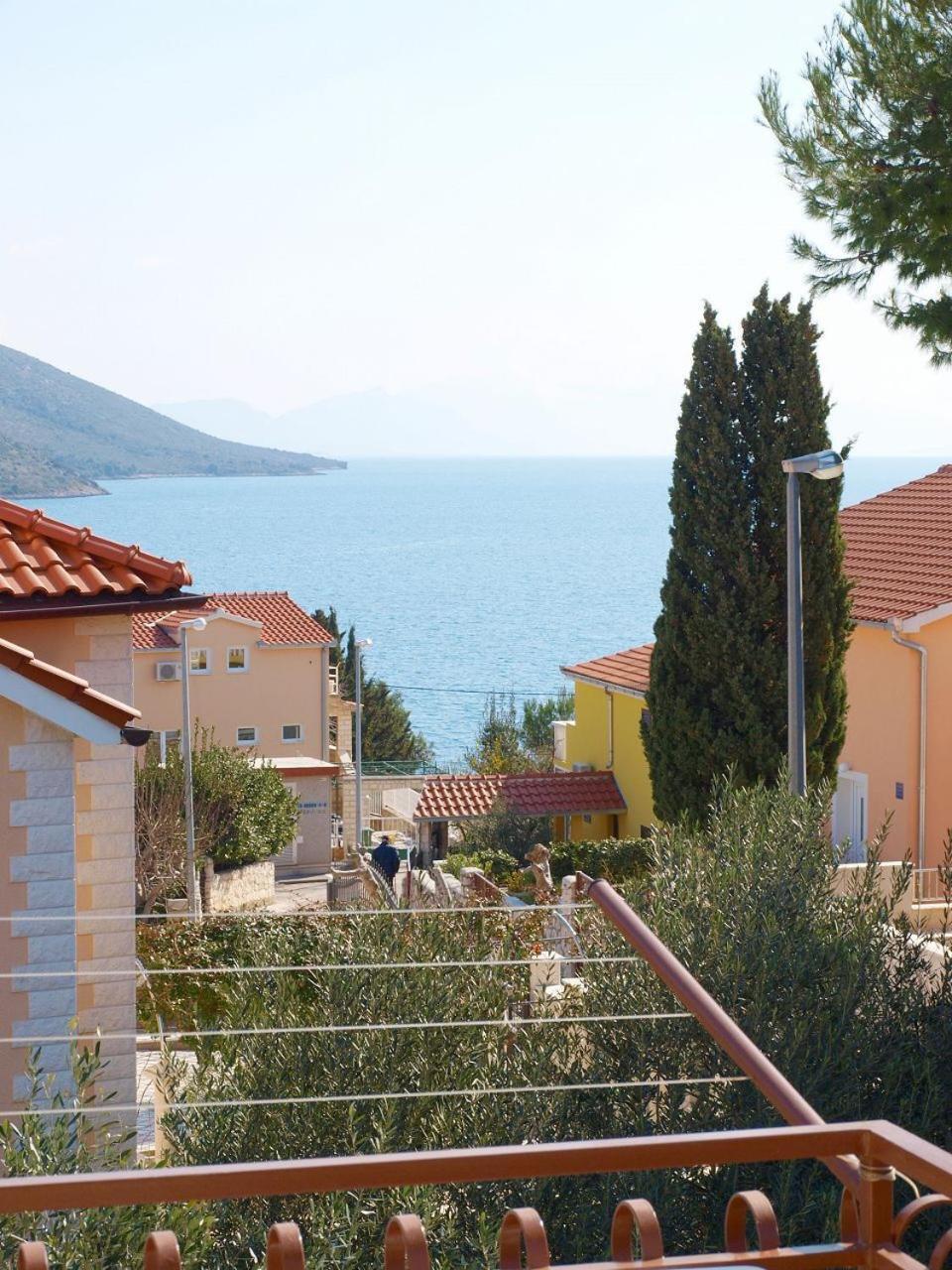 Apartments Mirja - 100M From The Beach & Parking Trogir Eksteriør bilde