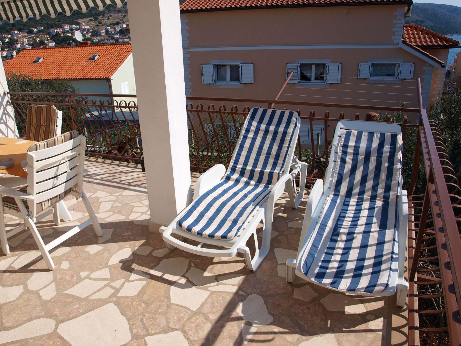Apartments Mirja - 100M From The Beach & Parking Trogir Eksteriør bilde