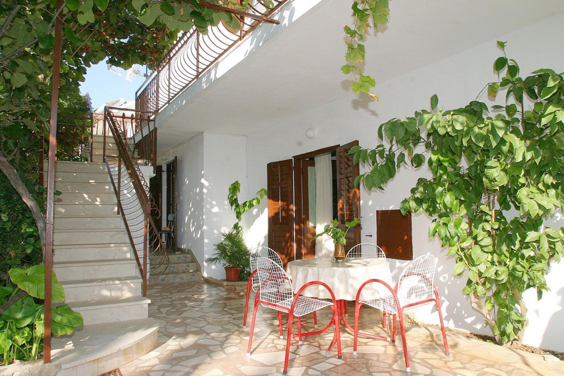 Apartments Mirja - 100M From The Beach & Parking Trogir Eksteriør bilde