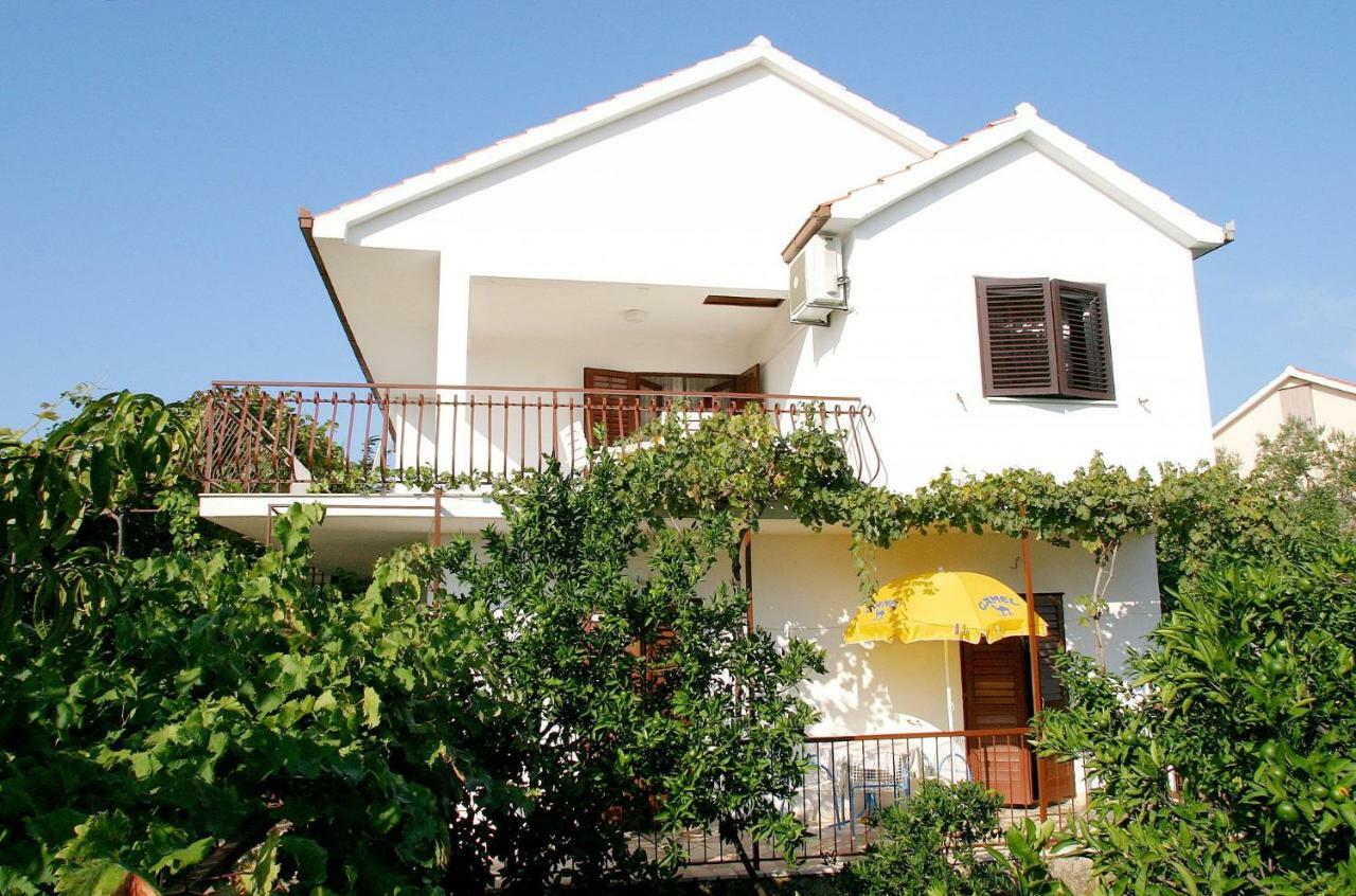 Apartments Mirja - 100M From The Beach & Parking Trogir Eksteriør bilde