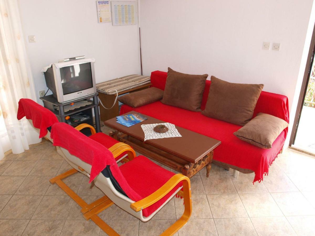 Apartments Mirja - 100M From The Beach & Parking Trogir Eksteriør bilde