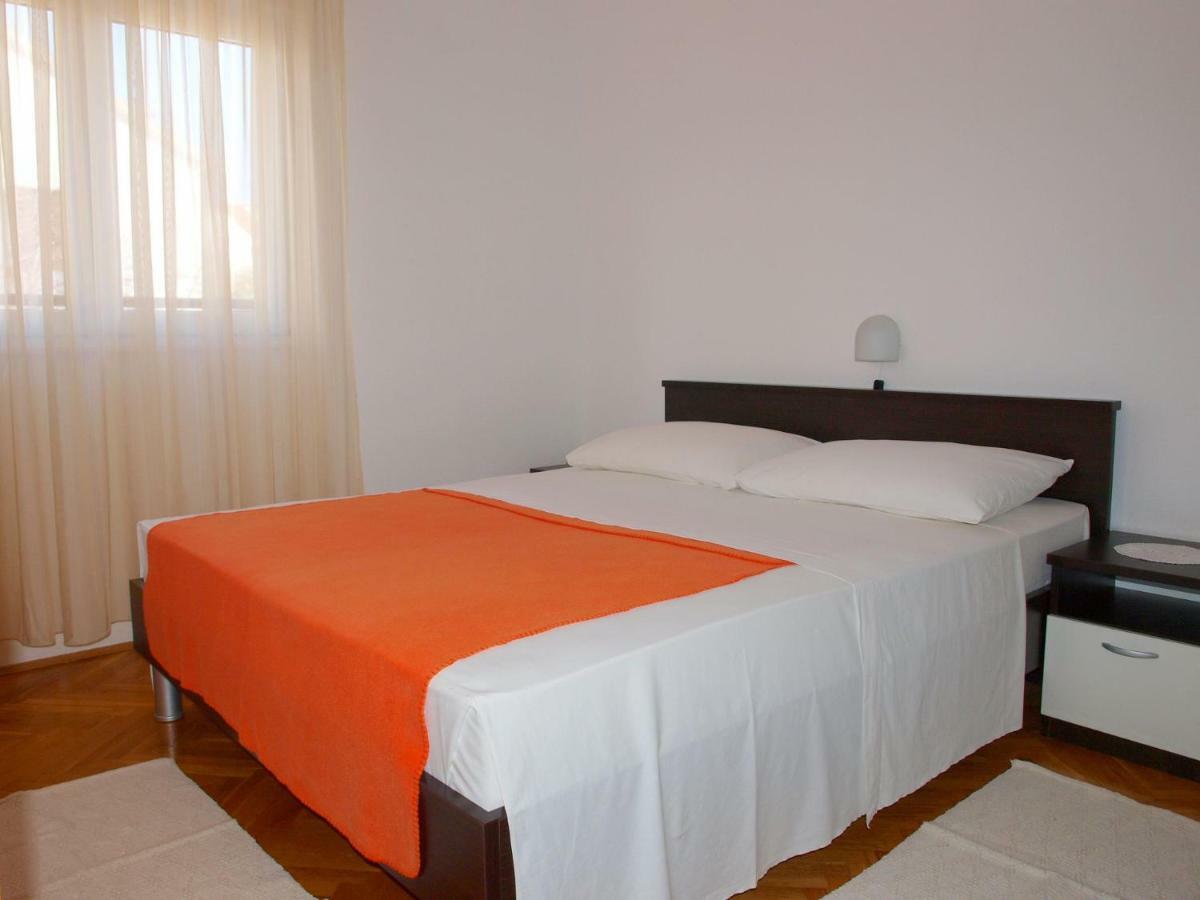 Apartments Mirja - 100M From The Beach & Parking Trogir Eksteriør bilde