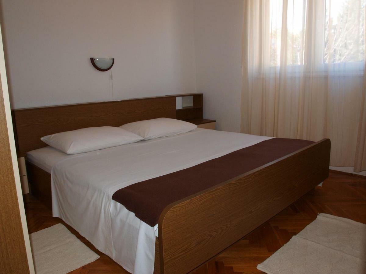 Apartments Mirja - 100M From The Beach & Parking Trogir Eksteriør bilde