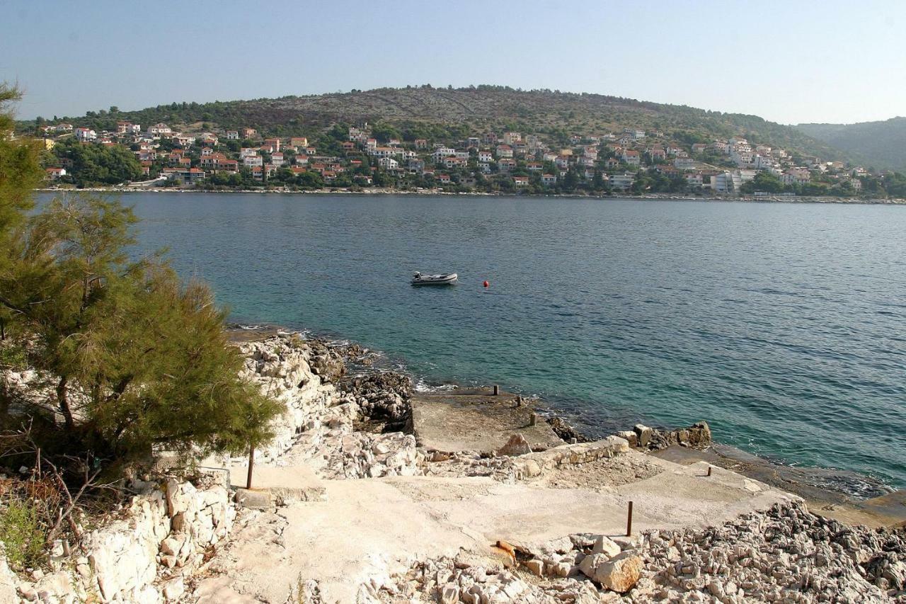 Apartments Mirja - 100M From The Beach & Parking Trogir Eksteriør bilde