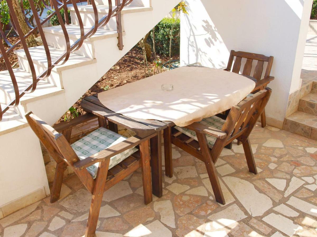 Apartments Mirja - 100M From The Beach & Parking Trogir Eksteriør bilde