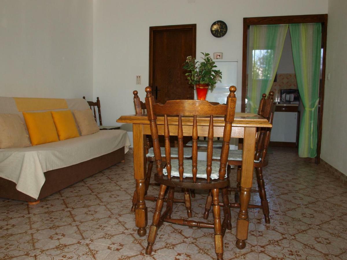 Apartments Mirja - 100M From The Beach & Parking Trogir Eksteriør bilde