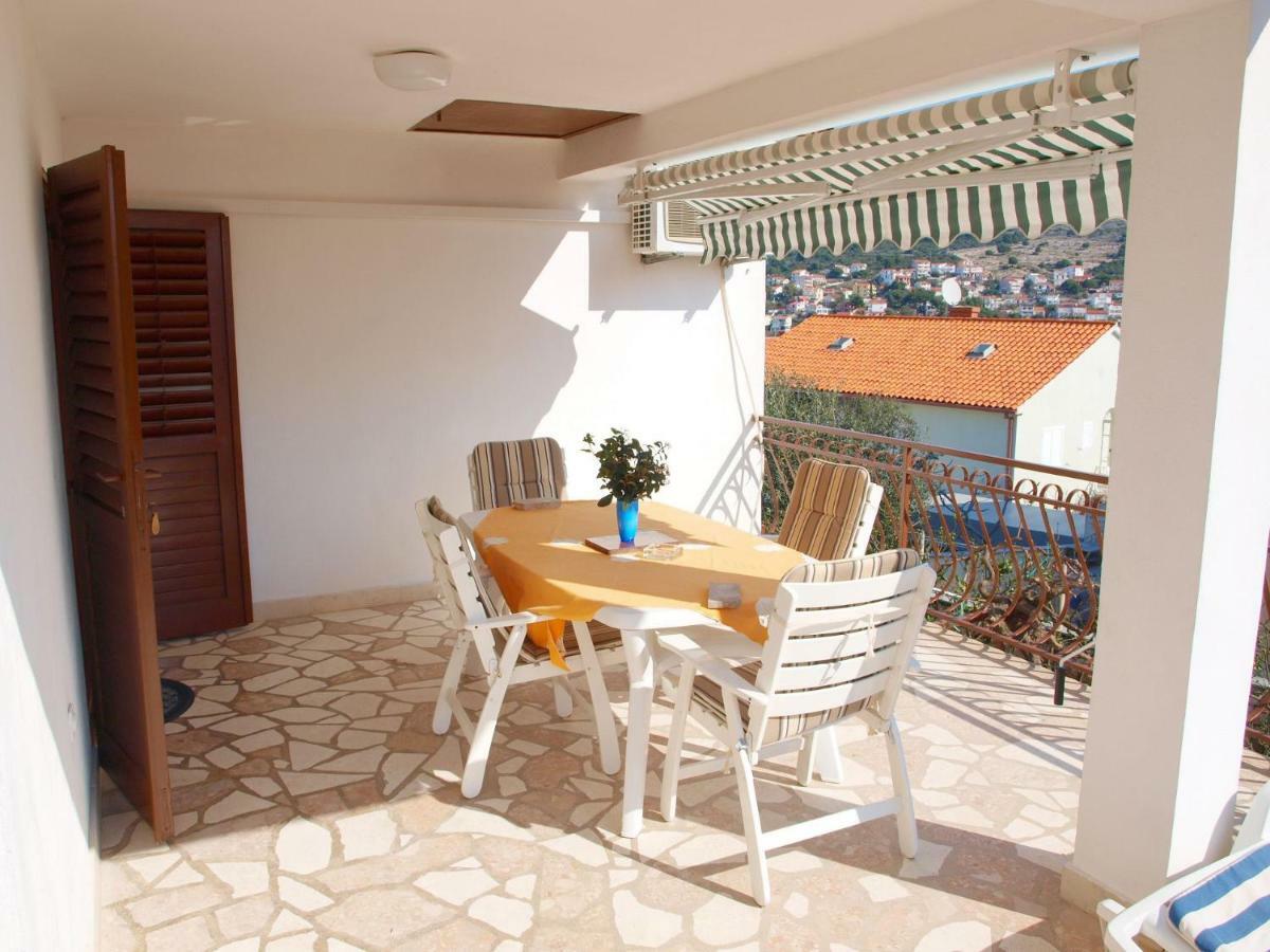 Apartments Mirja - 100M From The Beach & Parking Trogir Eksteriør bilde
