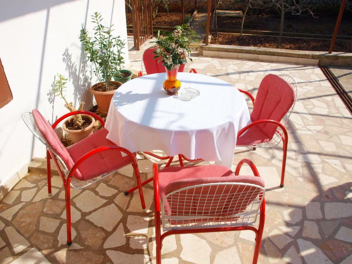 Apartments Mirja - 100M From The Beach & Parking Trogir Eksteriør bilde